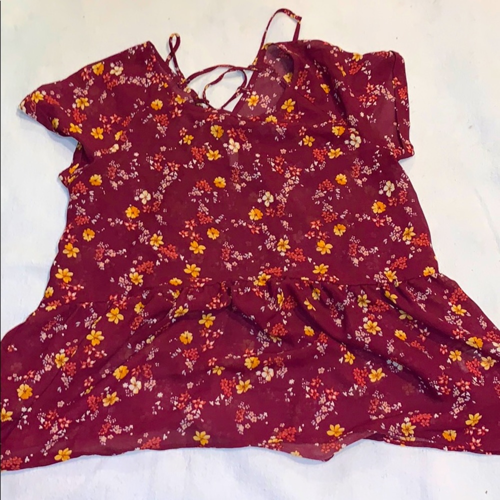 ✨Cute Purple Blouse w/ flowers 🌺